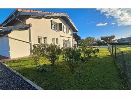 location maison  m² t-6 à urt  1 700 €