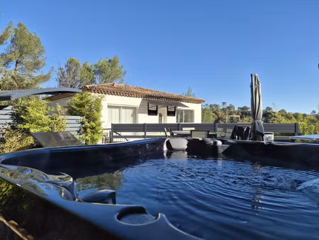 villa de type t4 de 143m2 au calme avec une vue dominante