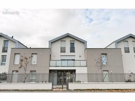 chassieu magnifique t4 duplex de standing à louer