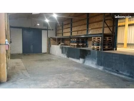 location hangar / bureaux