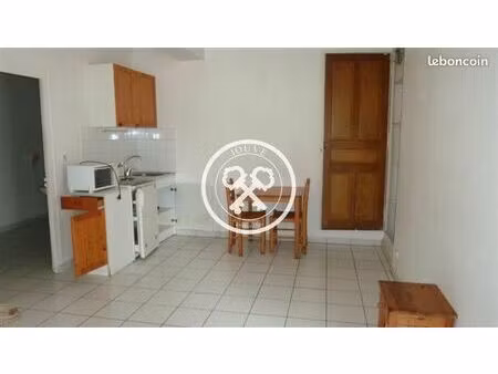 studio 1 pièce 26 m²