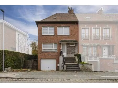 halfopen bebouwing met 3 slaapkamers te koop in kortrijk!