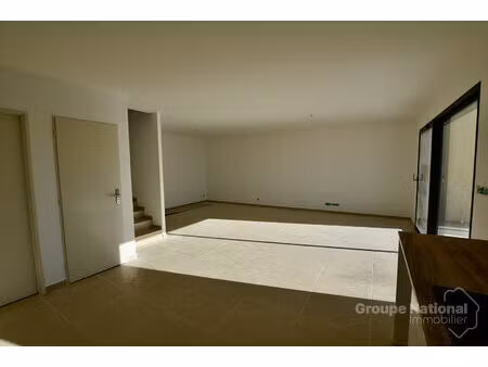 maison avec garage  jardin  climatisation  3 chambres