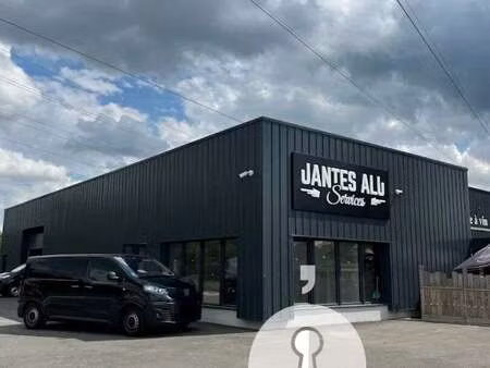 location bureaux et commerces à saint-berthevin (53940) : à louer / 300m² saint-berthevin