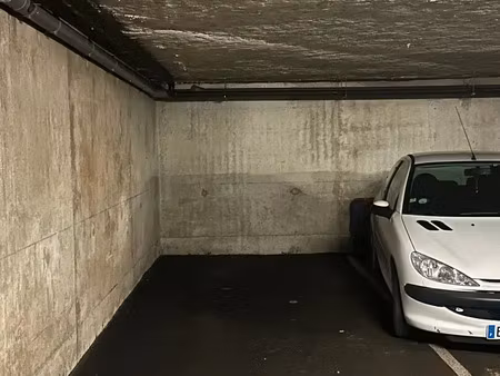 location garage box et parking à caen (14000) : à louer / 12m² caen