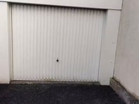 location garage box et parking à ouistreham (14150) : à louer / 14m² ouistreham