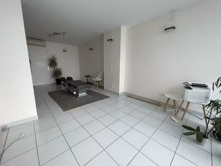 location bureau saint-andré-les-vergés