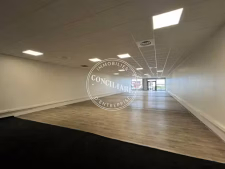 local commercial a louer