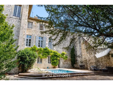 hôtel particulier à bourg-saint-andéol en ardèche