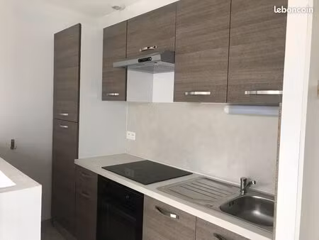 beau studio plein centre-ville