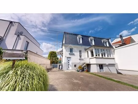 rare à la vente ! maison de maître avec piscine au cœur de haguenau