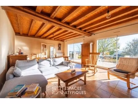 maison contemporaine avec vue panoramique sur la vallée de la loire