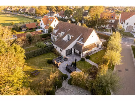 huis te koop in knokke-heist met 4 slaapkamers