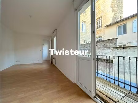 t2 – 33m² – balcon 10 m² – secteur gambetta / triangle d’or – bordeaux