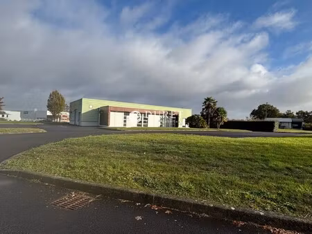 location local commercial