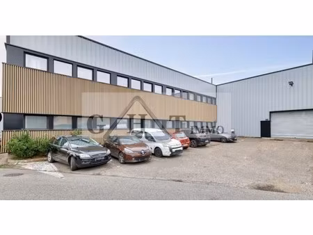 location local commercial