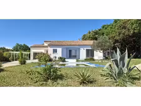 a vendre  drôme provençale  villa de plain-pied  très soignée de 124m² avec piscine 