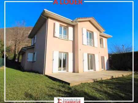 villa 6 pièces 156 m²