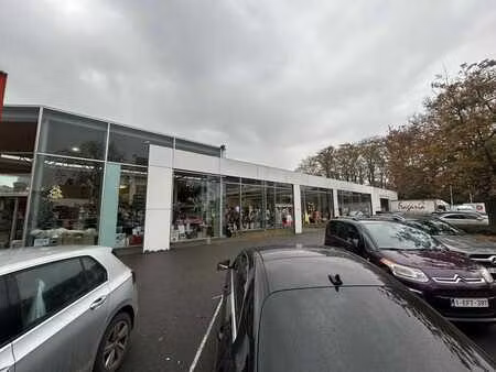 bâtiment commercial à louer à bruges