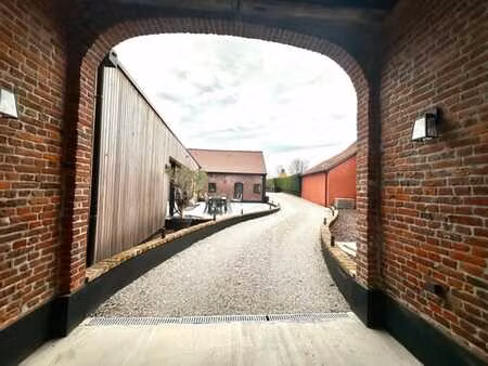 magnifique maison remise à neuf