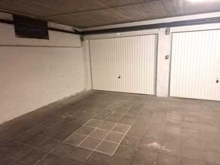 double garage à vendre dans l'avenue parmentier.