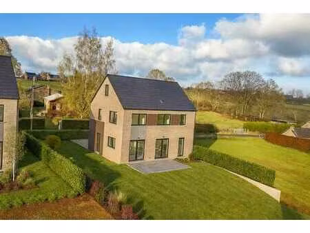 maison neuve 4 façades en cadre verdoyant