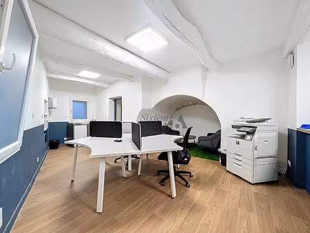 local commercial au centre-ville de saint-mathieu-de-tréviers