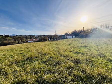 exclusivité superbe terrain de 870 m2 à arbonne avec vue