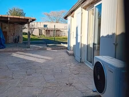 maison à louer avec jardin saint-xandre (17)