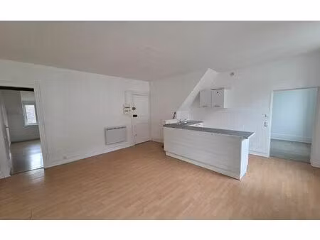 location appartement  63.5 m² t-3 à égreville  650 €