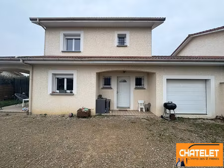 a louer maison récente avec quatre chambres sur la commune de montagnat