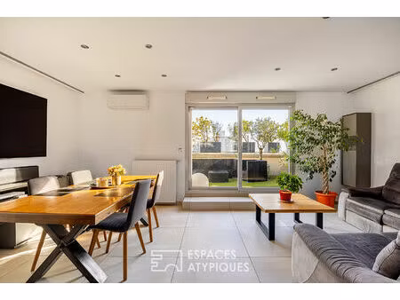 penthouse lumineux avec deux terrasses paysagées et vue panoramique