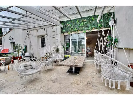 coudoux-maison de type 5 d'une surface de 151.545 m2 sur 6 003 m2 avec piscine et dépendan