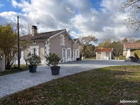belle maison à louer à l année meublée