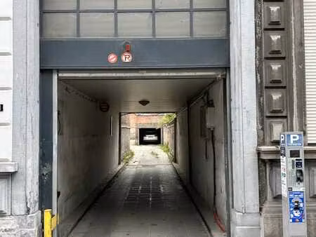 box fermé - rue des vingt-deux - liège