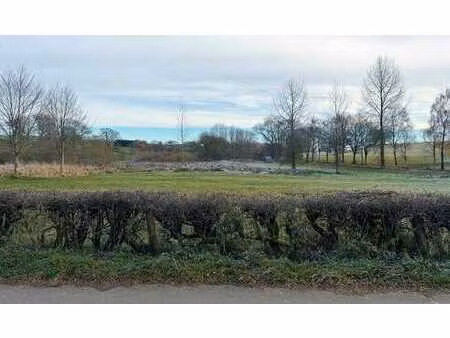 magnifique terrain à bâtir à la sortie du village de moinet