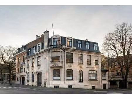 vleurgat - hôtel particulier d’angle à usage de bureaux