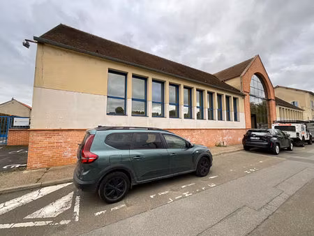 andrésy * seul mandataire * énormes volumes de 475m² * locaux  bureaux *