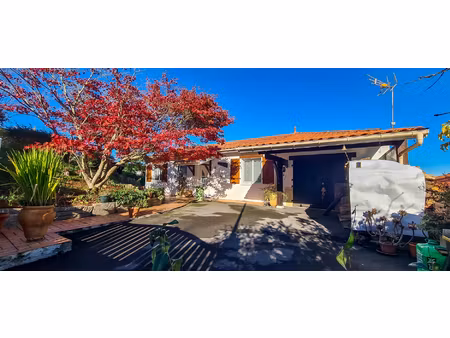 maison avec vue et piscine couverte et chauffée à mouguerre 3 pièce(s) 100 m2