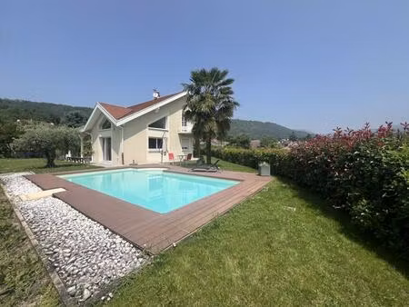 villa - 142m ²