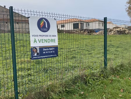 a vendre beau terrain mortagne sur sèvre (secteur d'èvrunes)