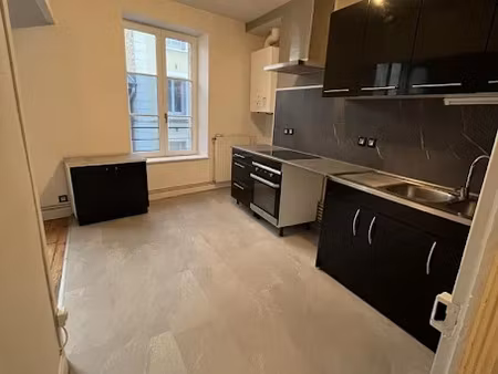 location appartement 3 pièces 69 m² à bourg-en-bresse (01000)  795 €