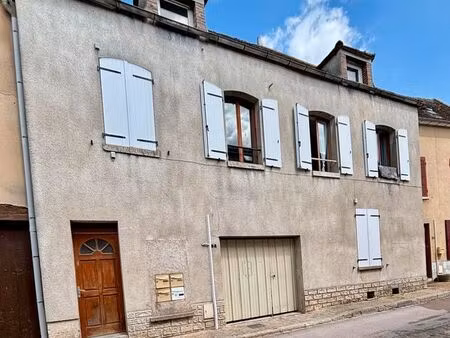 immeuble de rapport – 4 appartements – centre-ville de ferrières-en-gâtinais