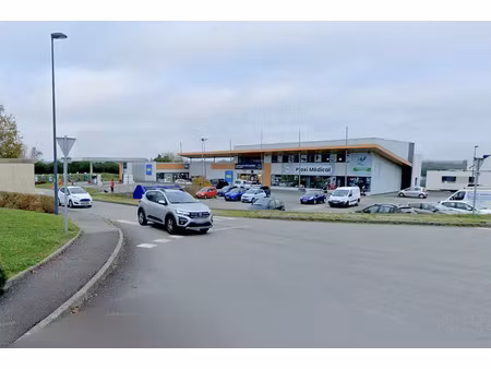 fouesnant - local commercial 760m2
