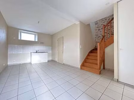 location appartement 3 pièces à montfort-sur-meu (35160) : à louer 3 pièces / 53m² montfor