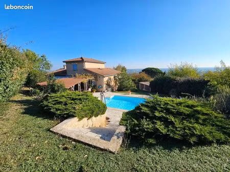 maison 6 pièces 160 m²