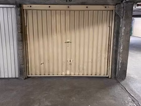 location garage / box fermé châtillon
