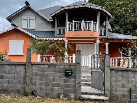 loue 4 pieces meuble