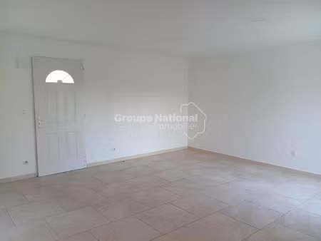 location appartement 3 pièces 88 m² à arles (13200)  1 060 €