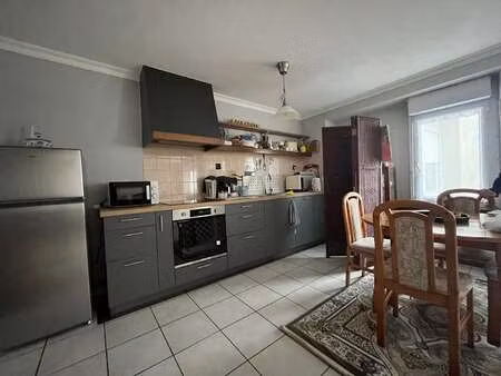 vente appartement 4 pièces à plounévez-lochrist (29430) : à vendre 4 pièces / 84m² plounév